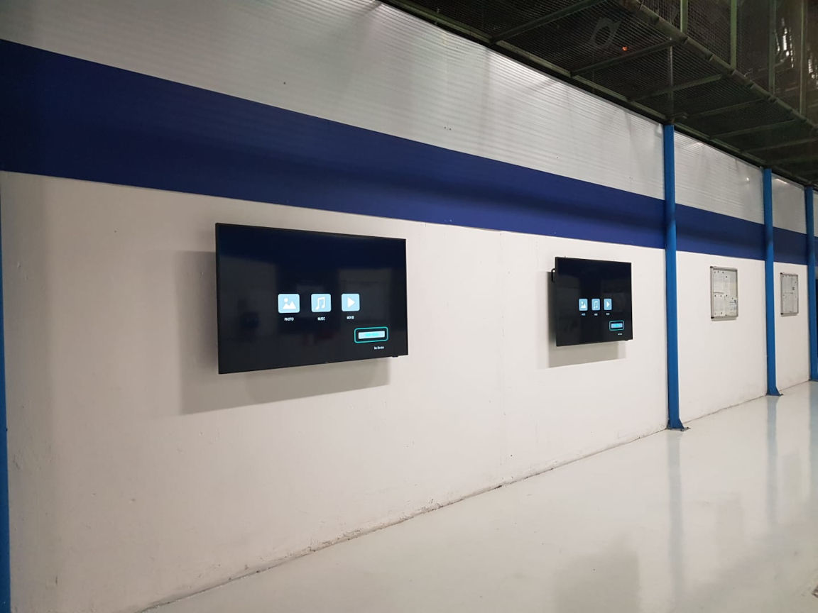 Infotainment distribuzione informazioni monitor TV