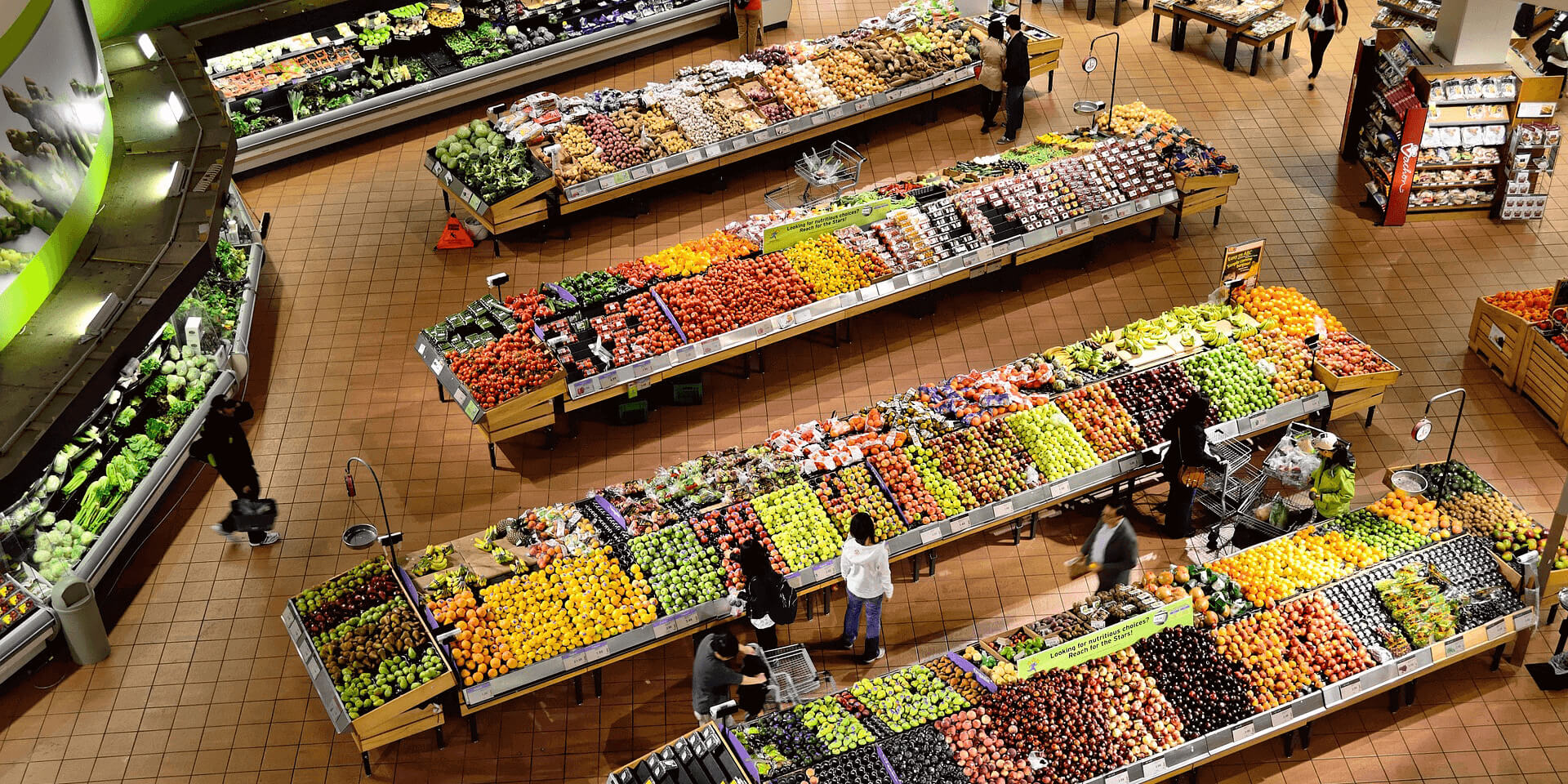 Reparto ortofrutta di un supermercato della grande distribuzione